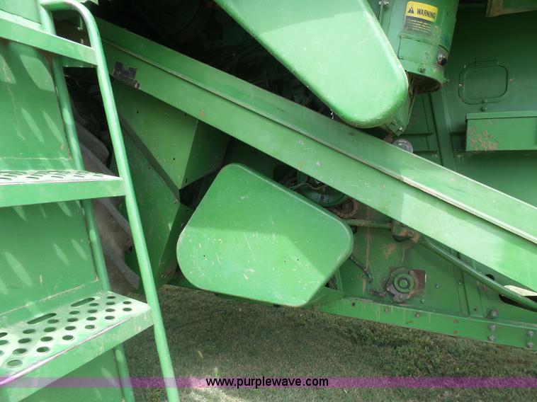 image for item DA4503 1982 John Deere 7720 combine