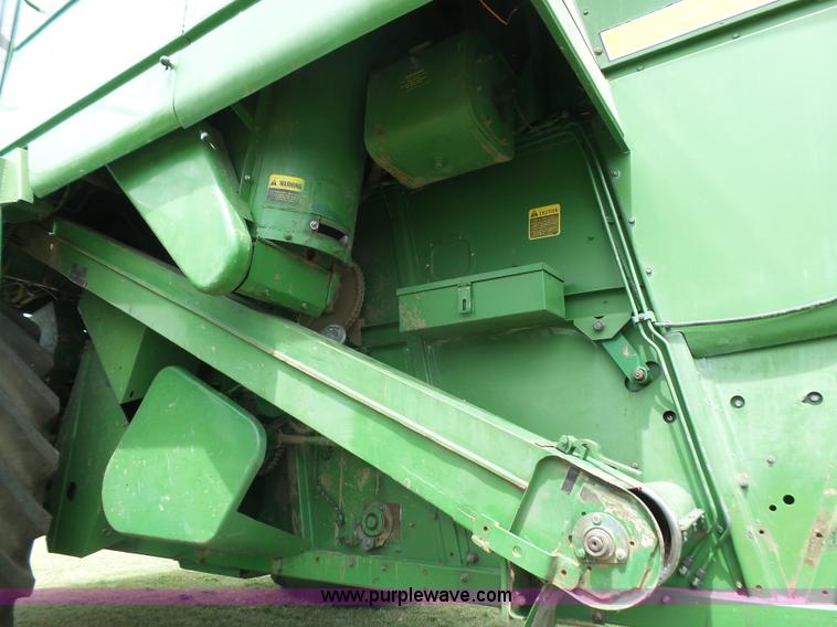 image for item DA4503 1982 John Deere 7720 combine