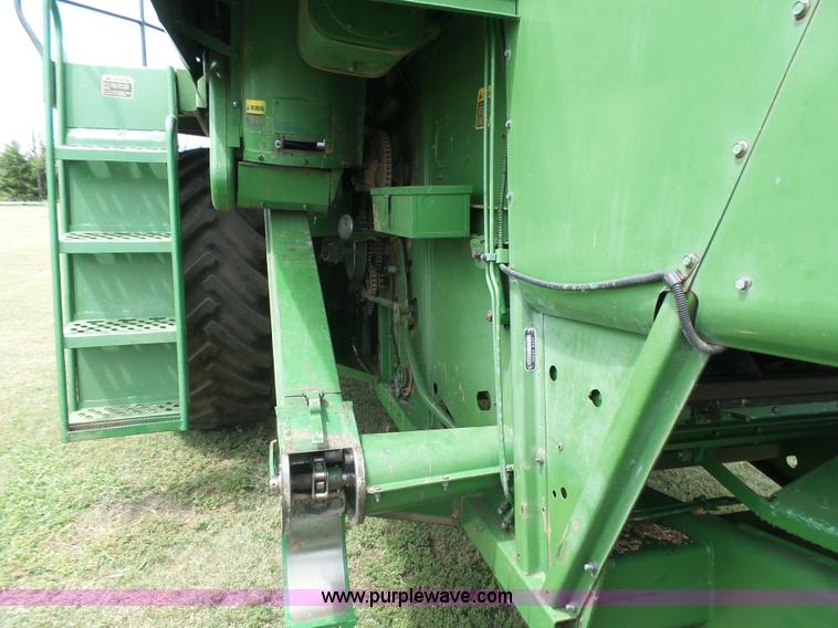 image for item DA4503 1982 John Deere 7720 combine