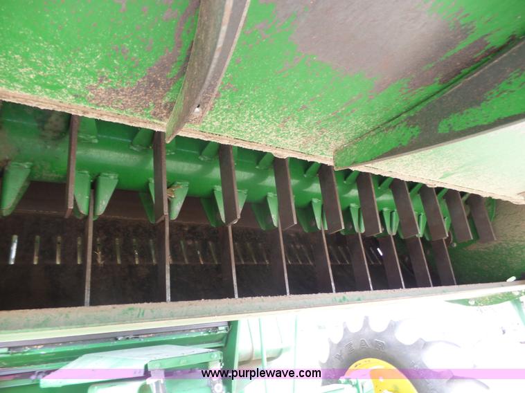 image for item DA4503 1982 John Deere 7720 combine