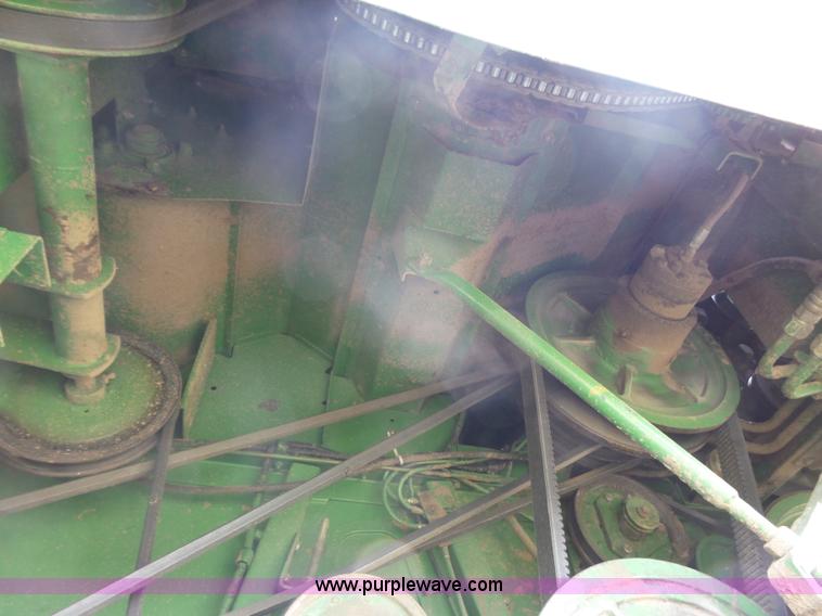 image for item DA4503 1982 John Deere 7720 combine