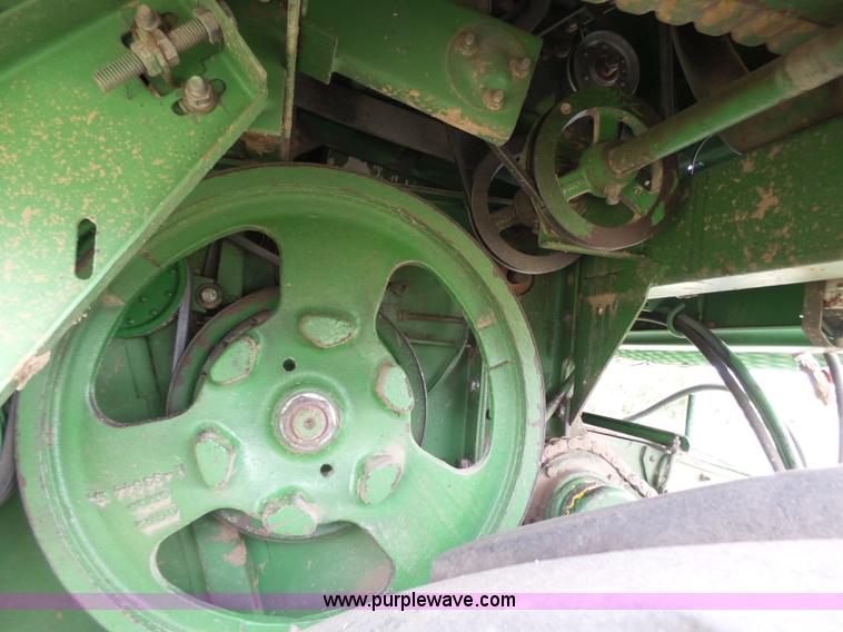 image for item DA4503 1982 John Deere 7720 combine