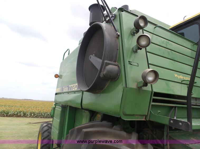 image for item DA4503 1982 John Deere 7720 combine