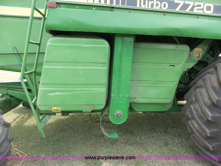 image for item DA4503 1982 John Deere 7720 combine