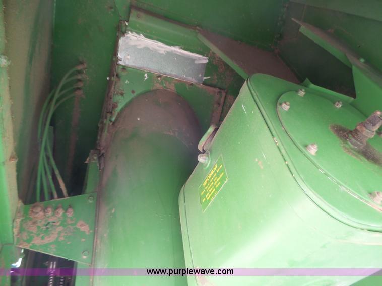 image for item DA4503 1982 John Deere 7720 combine