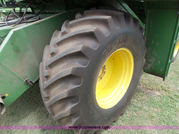 image for item DA4503 1982 John Deere 7720 combine