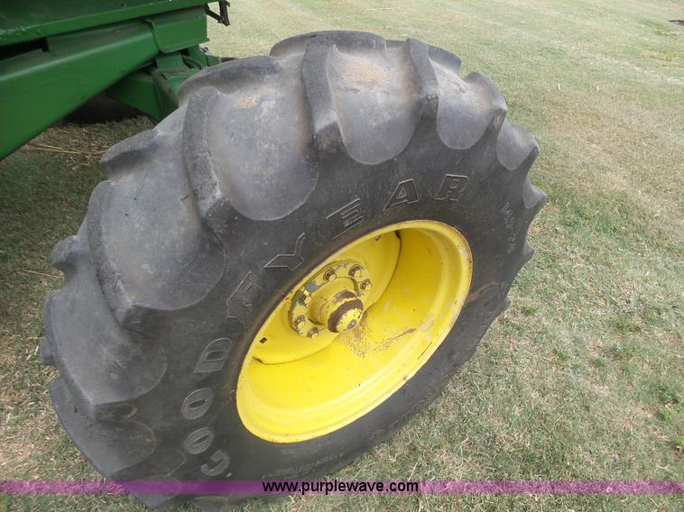 image for item DA4503 1982 John Deere 7720 combine