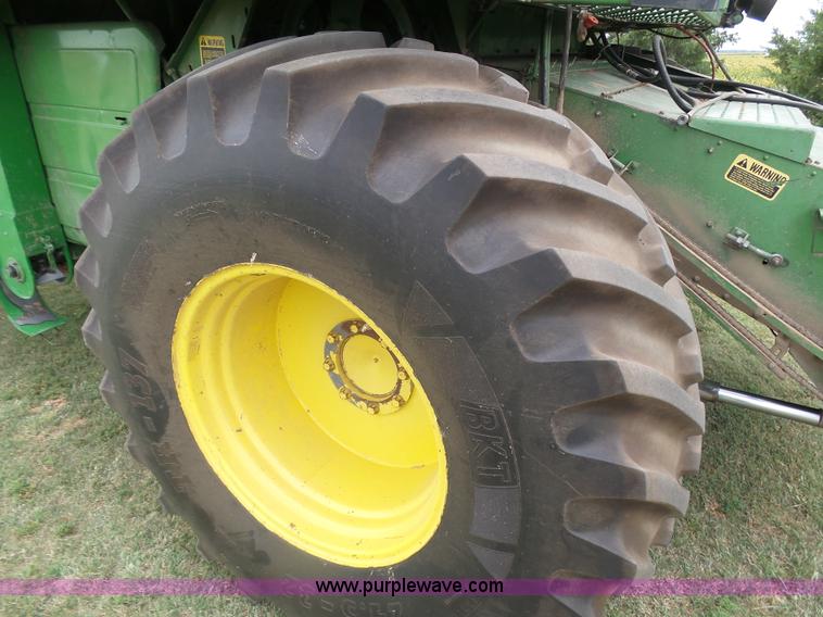 image for item DA4503 1982 John Deere 7720 combine
