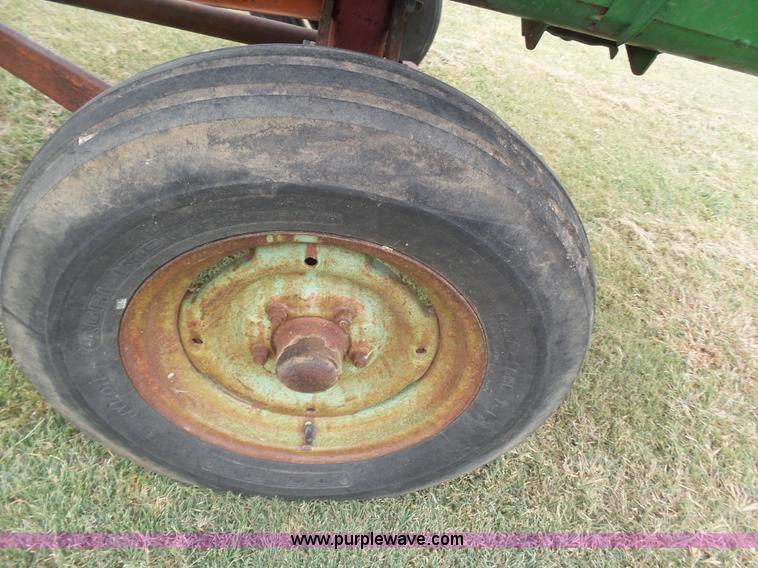 image for item DA4503 1982 John Deere 7720 combine