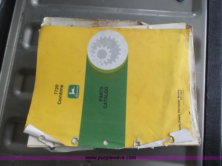 image for item DA4503 1982 John Deere 7720 combine