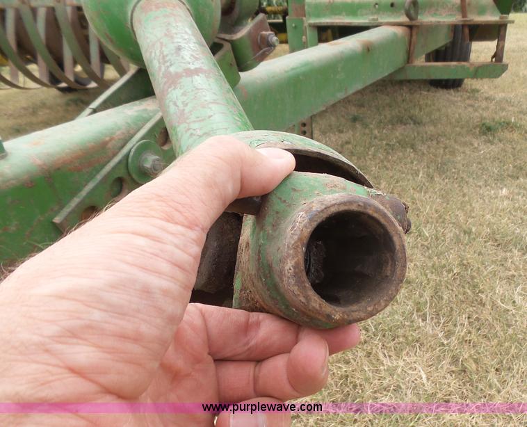 image for item DA4512 John Deere 24T small square baler