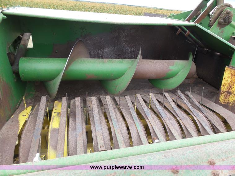 image for item DA4512 John Deere 24T small square baler