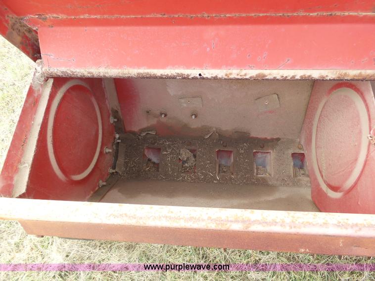 image for item DA4516 International 16X10 grass drill