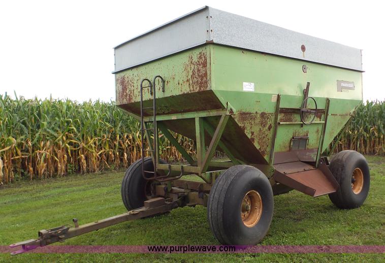 image for item DA8817 Parker 2600 gravity wagon