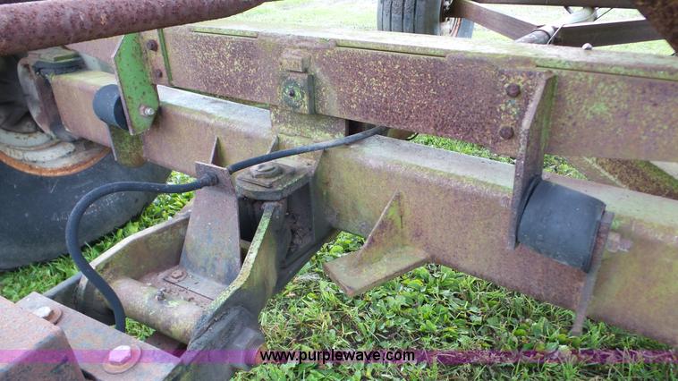 image for item DA8817 Parker 2600 gravity wagon