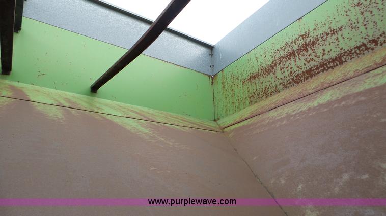 image for item DA8817 Parker 2600 gravity wagon