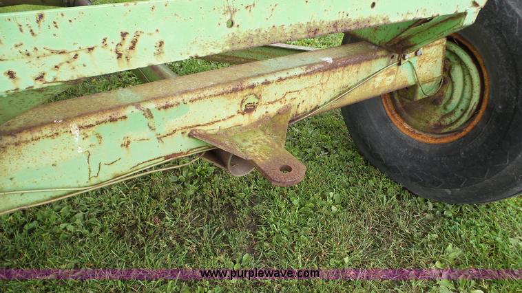 image for item DA8817 Parker 2600 gravity wagon