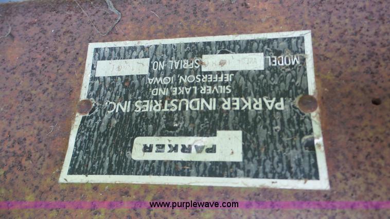 image for item DA8817 Parker 2600 gravity wagon