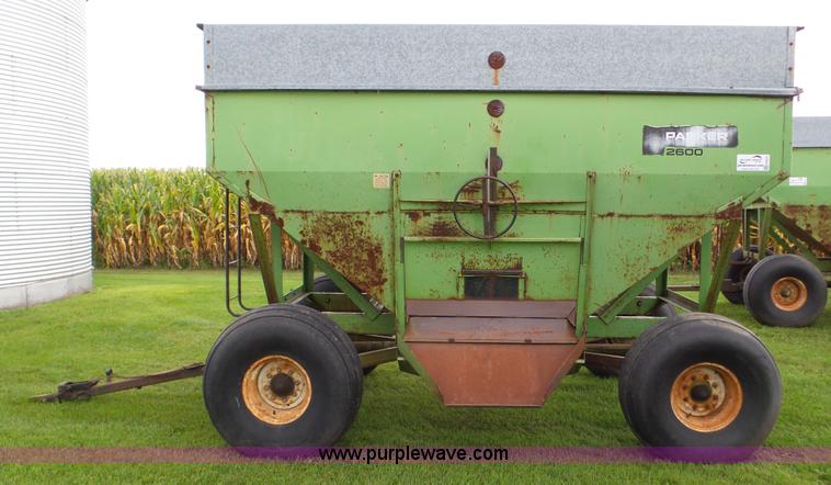 image for item DA8818 Parker 2600 gravity wagon