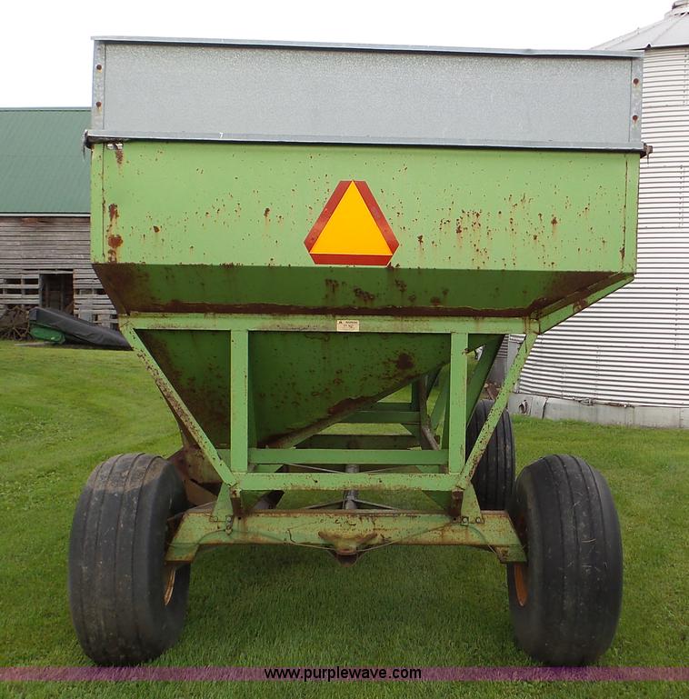 image for item DA8818 Parker 2600 gravity wagon