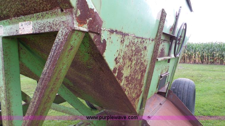 image for item DA8818 Parker 2600 gravity wagon