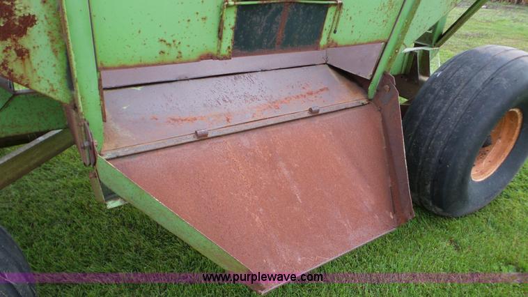 image for item DA8818 Parker 2600 gravity wagon