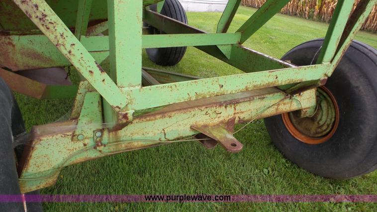 image for item DA8818 Parker 2600 gravity wagon