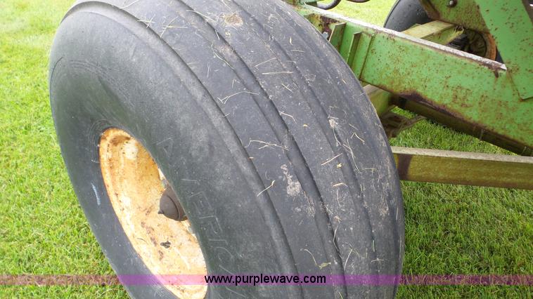 image for item DA8818 Parker 2600 gravity wagon