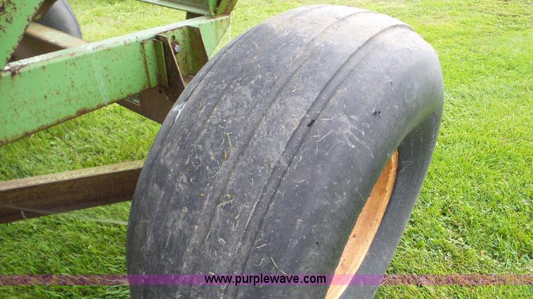 image for item DA8818 Parker 2600 gravity wagon