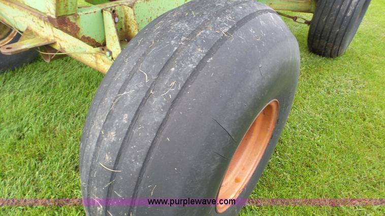 image for item DA8818 Parker 2600 gravity wagon