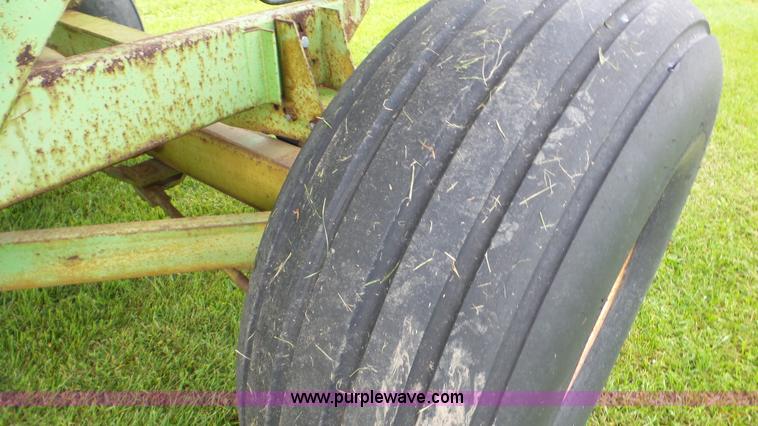 image for item DA8818 Parker 2600 gravity wagon