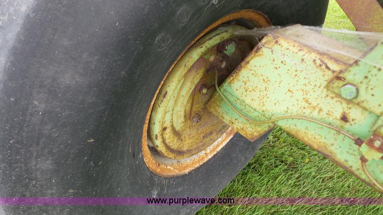 image for item DA8818 Parker 2600 gravity wagon