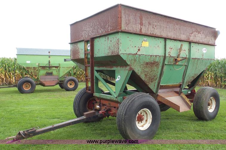 image for item DA8819 J&M gravity wagon