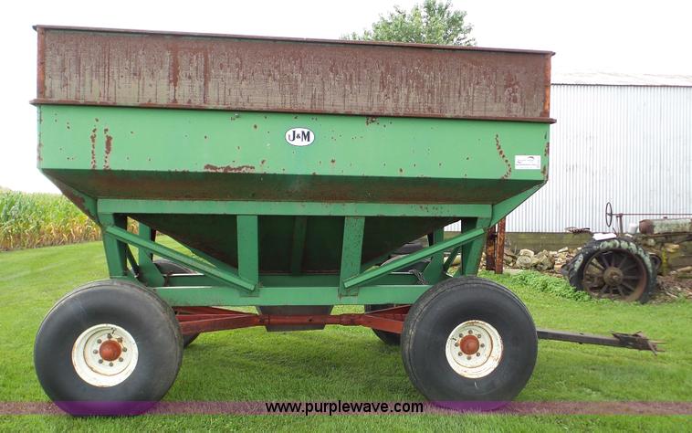 image for item DA8819 J&M gravity wagon