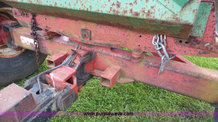 image for item DA8819 J&M gravity wagon