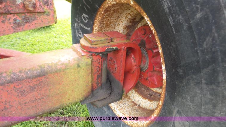 image for item DA8819 J&M gravity wagon