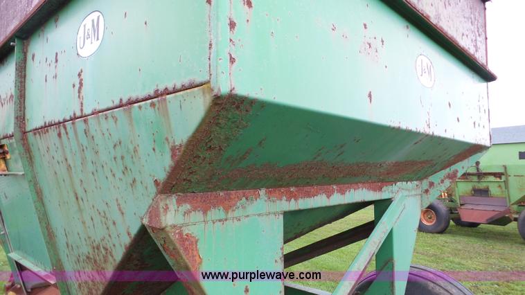 image for item DA8819 J&M gravity wagon