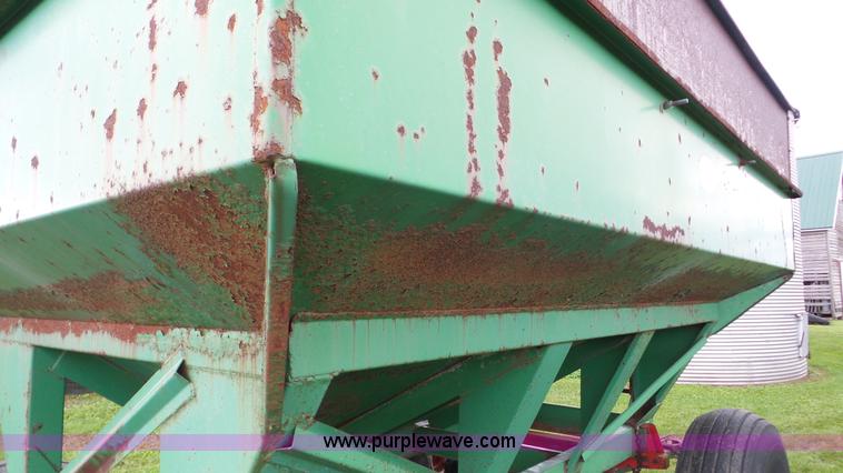 image for item DA8819 J&M gravity wagon