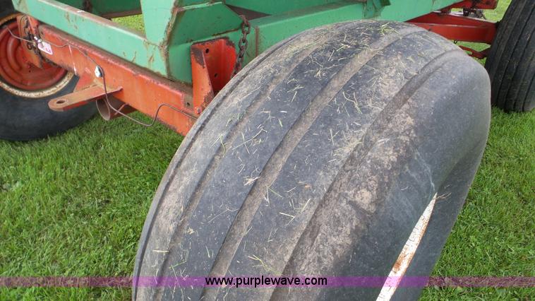 image for item DA8819 J&M gravity wagon