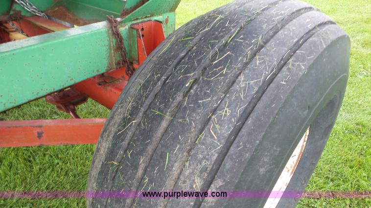 image for item DA8819 J&M gravity wagon