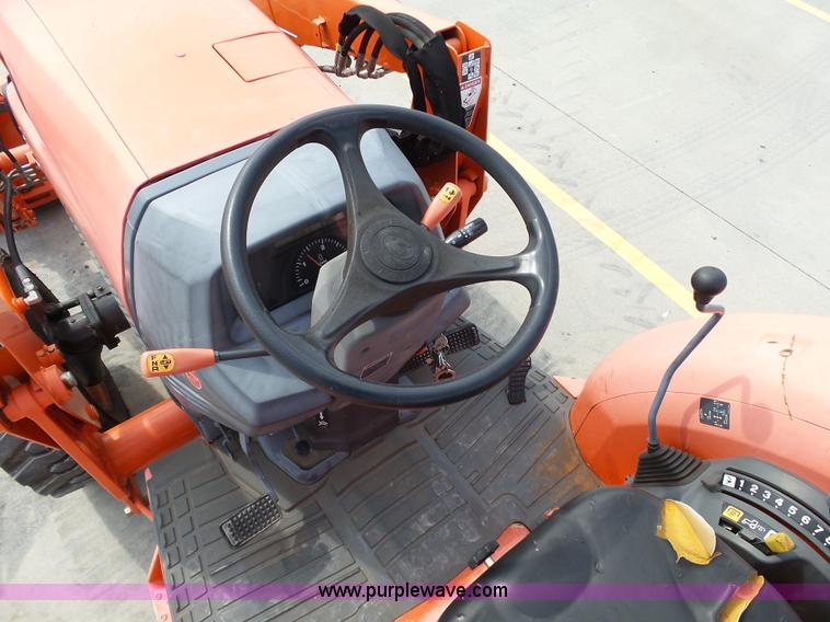 image for item DB4518 2009 Kubota L3240DT MFWD tractor