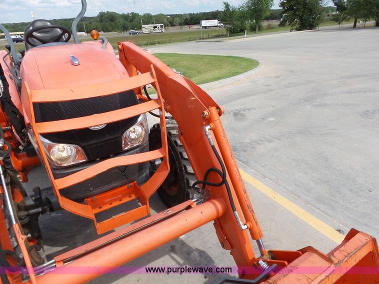 image for item DB4518 2009 Kubota L3240DT MFWD tractor