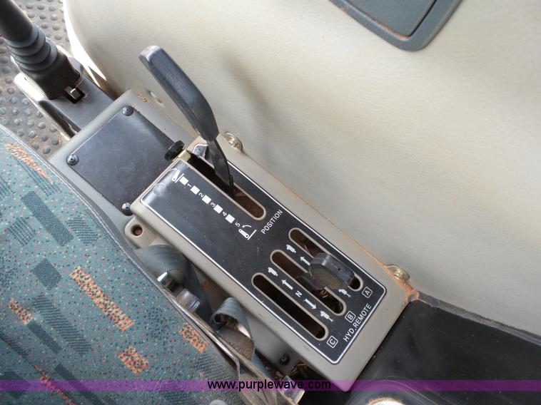 image for item DB4519 2014 Mahindra 5010HST MFWD tractor