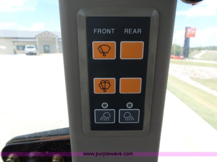 image for item DB4519 2014 Mahindra 5010HST MFWD tractor