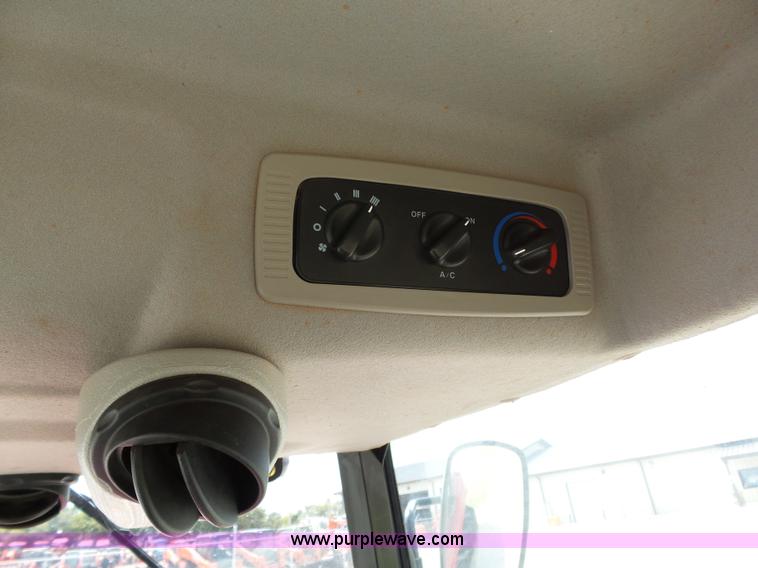 image for item DB4519 2014 Mahindra 5010HST MFWD tractor