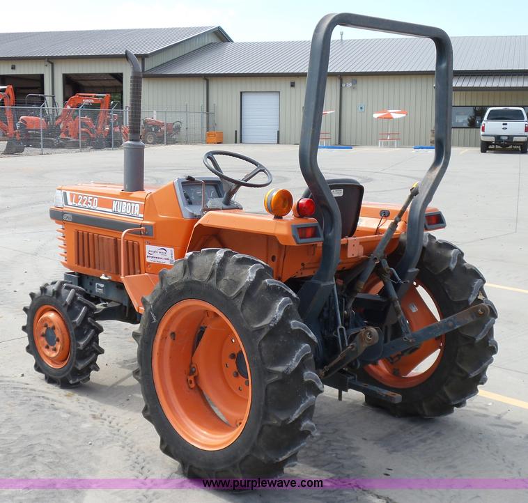 image for item DB4521 1985 Kubota L2250D MFWD tractor