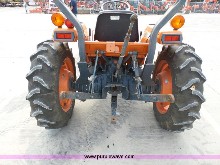 image for item DB4521 1985 Kubota L2250D MFWD tractor
