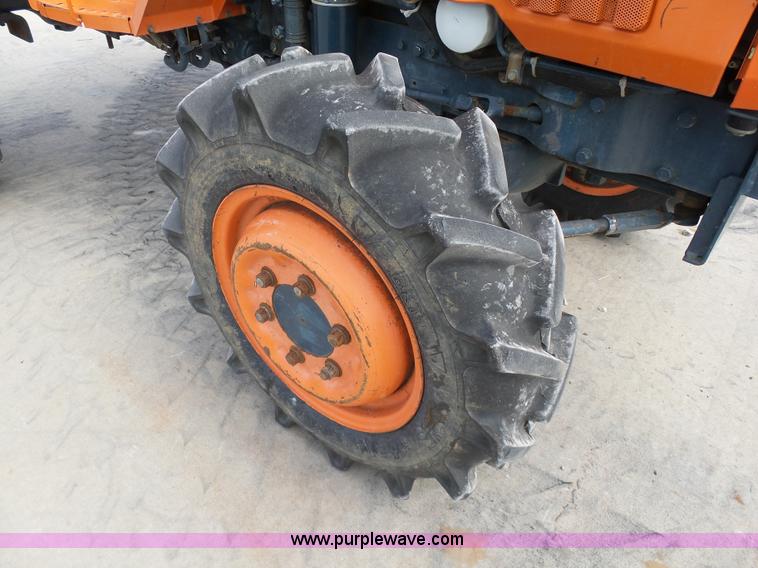 image for item DB4521 1985 Kubota L2250D MFWD tractor