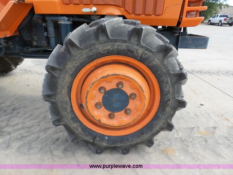 image for item DB4521 1985 Kubota L2250D MFWD tractor