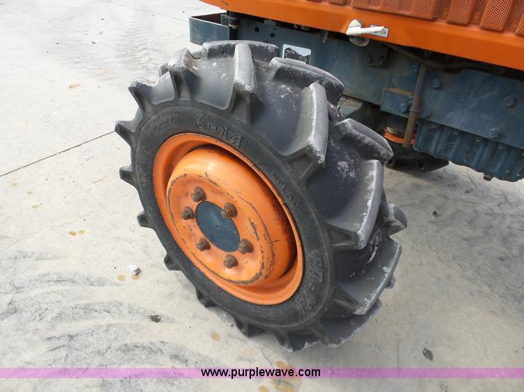 image for item DB4521 1985 Kubota L2250D MFWD tractor